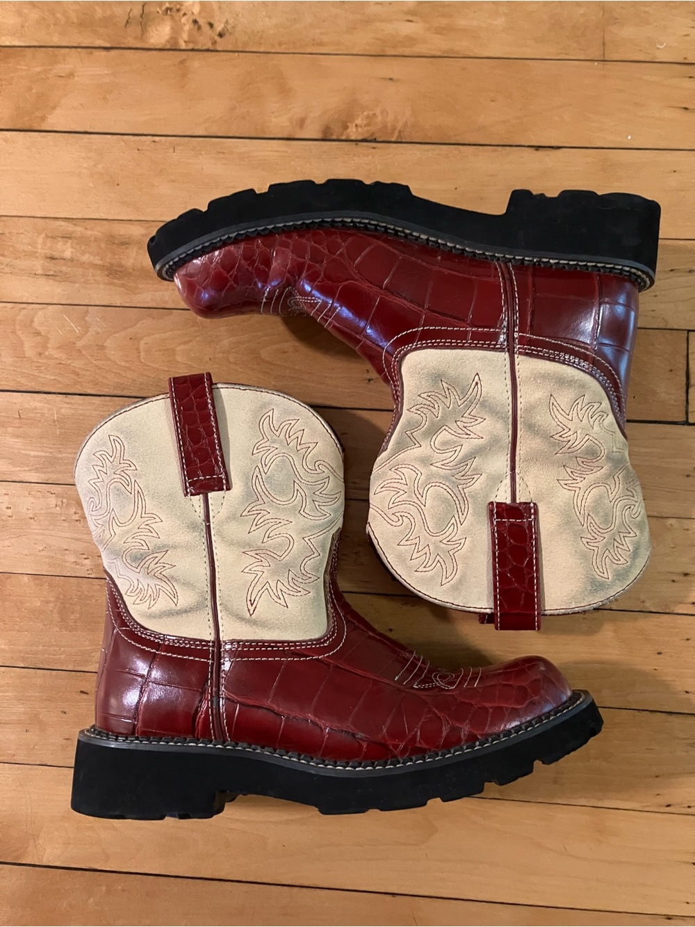 Ariat Fat Baby Cowgirl Boots in Red and Ivory Patent Leather Size 9B - Picture 2 of 12